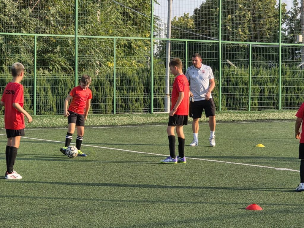 Talent românesc în fotbal juniori: povestea lui Nicholas Petrescu